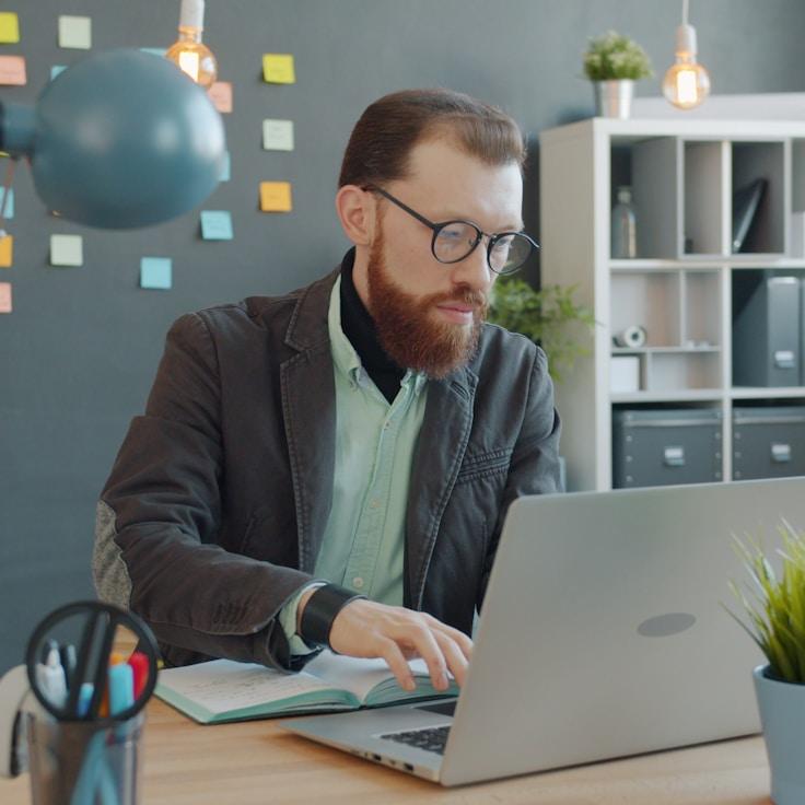 Collaborative mobile app development workflow